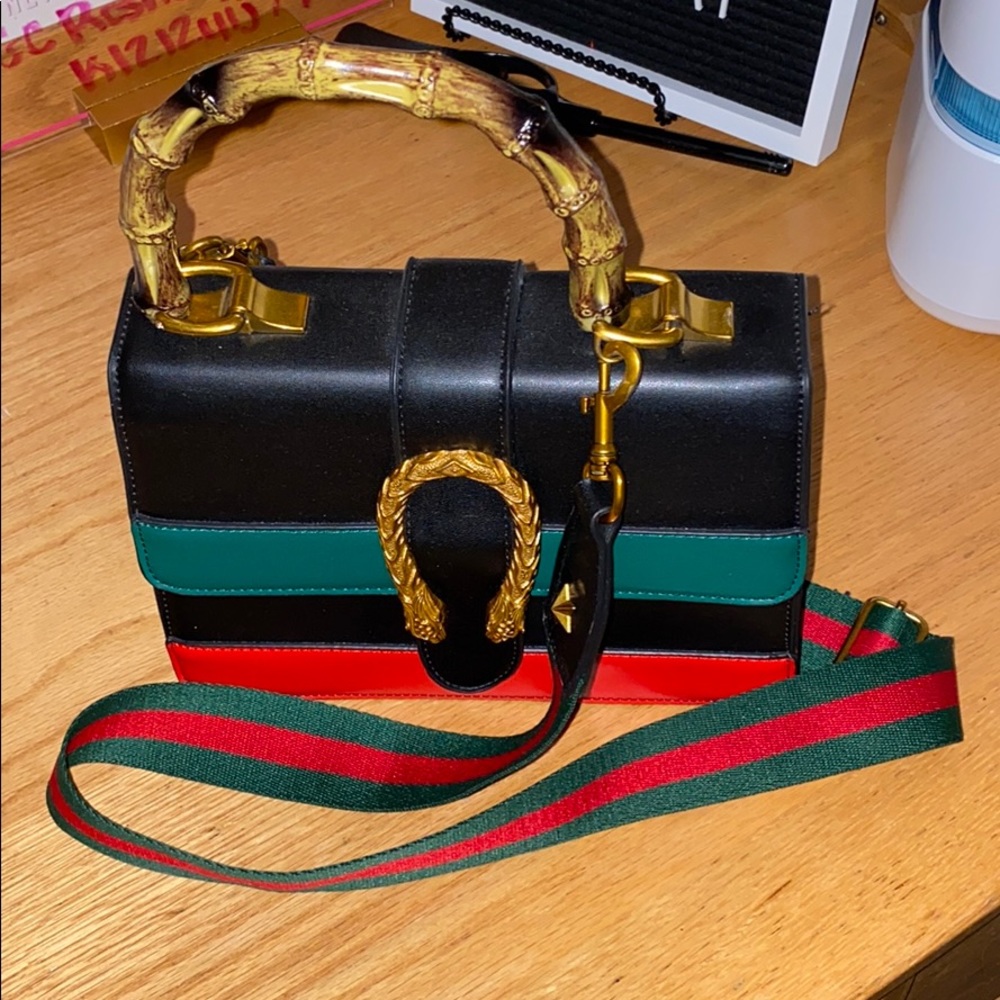 Cute Red & Green Gucci purse ❤️